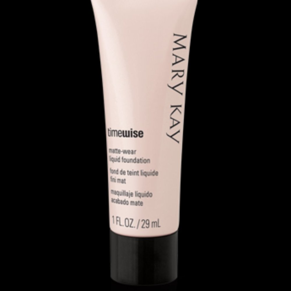 TimeWise® Matte-Wear® Liquid Foundation BE 8